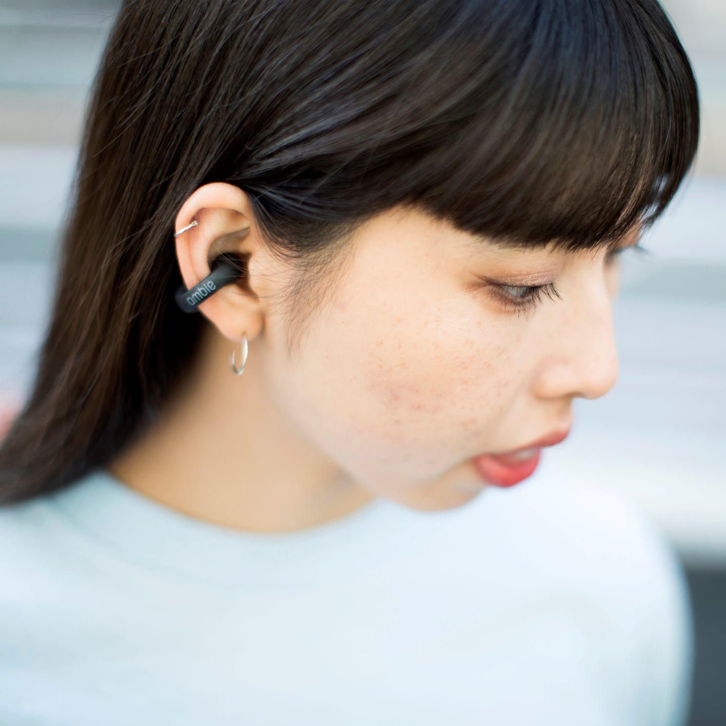 ambie(アンビー) ワイヤレスイヤホン sound earcuffs(サウンドイヤカフ) Black