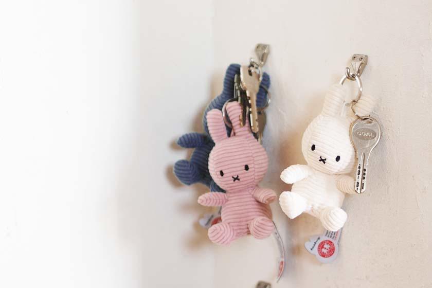 Miffy ミッフィー　コーデュロイ　キーチェーン 10cm　BON TON TOYS