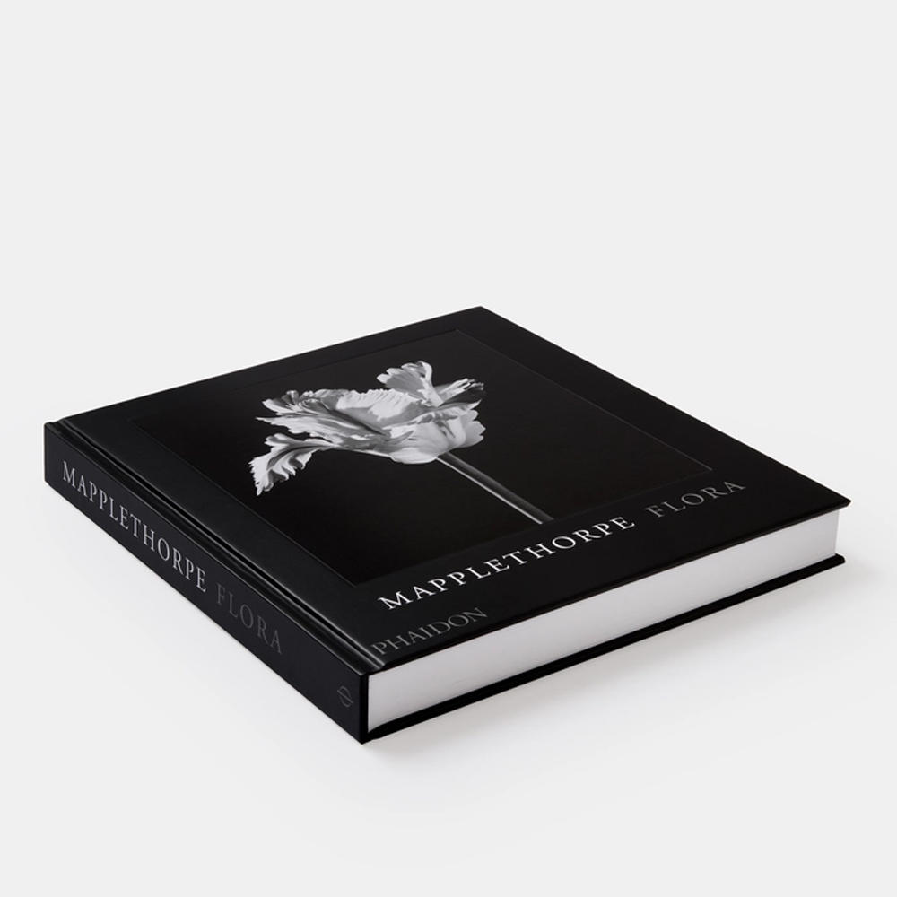 Mapplethorpe Flora: The Complete Flowers by Robert Mapplethorpe ロバート・メイプルソープ